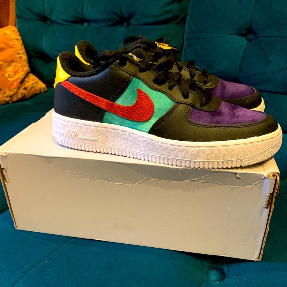 New with box airforce 1s.